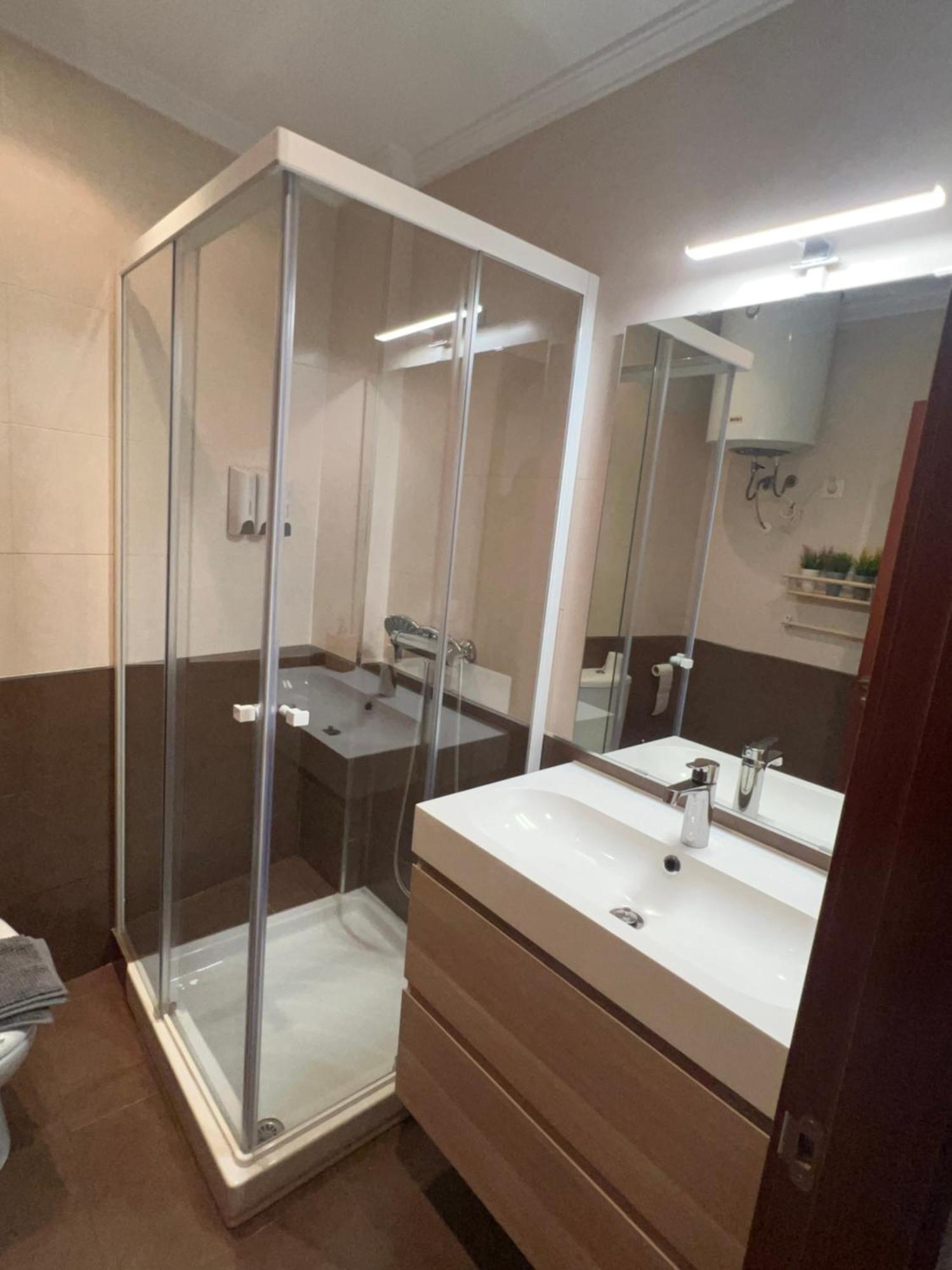 A Estrenar ,Con Vistas Al Mar Y Aparcamiento Gratis En El Casco Viejo-Centro-Zona Portuaria Apartment Vigo Exterior foto